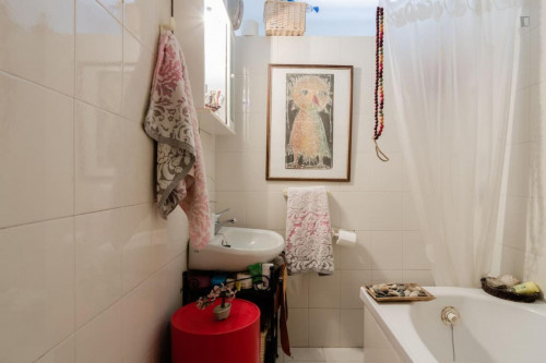 Double ensuite bedroom with private bathroom, Bande Nere metro station - Gallery - 6