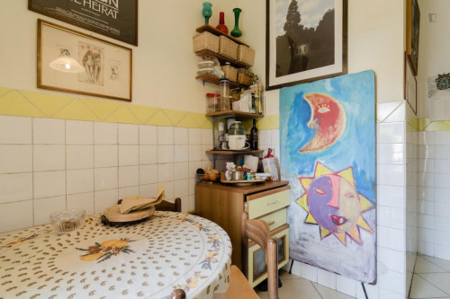 Double ensuite bedroom with private bathroom, Bande Nere metro station - Gallery - 5