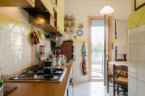 Double ensuite bedroom with private bathroom, Bande Nere metro station - Gallery - 4