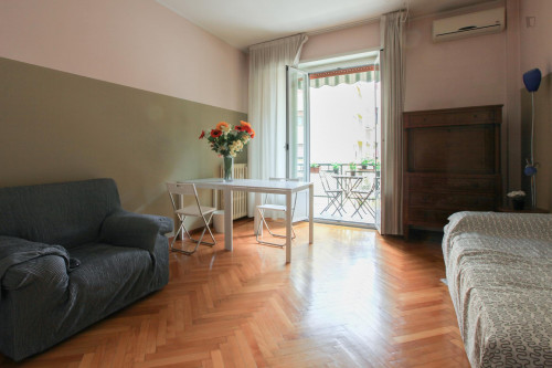 Great looking twin bedroom close to ESE Milano  - Gallery -  3