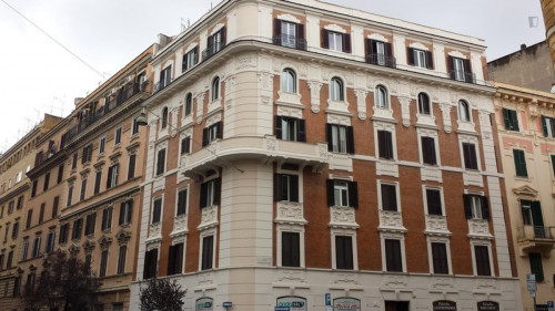Humble 2-bedroom apartment in Municipio I - Gallery - 10