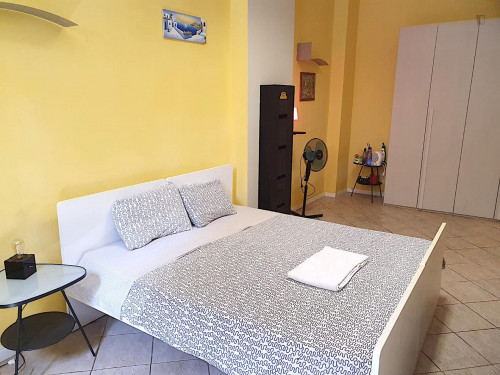 Spacious double bedroom close to Università IULM - Gallery - 15