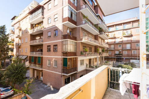 Homely double bedroom with balcony in Municipio VIII - Gallery - 6