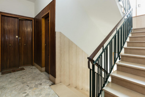 Homely double bedroom with balcony in Municipio VIII - Gallery - 14