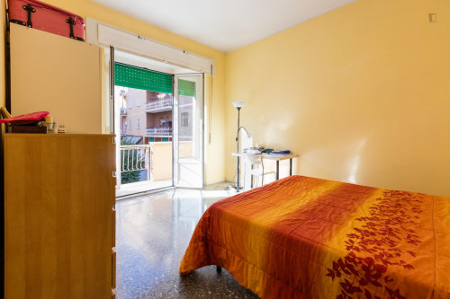 Homely Double Bedroom With Balcony In Municipio VIII - 1