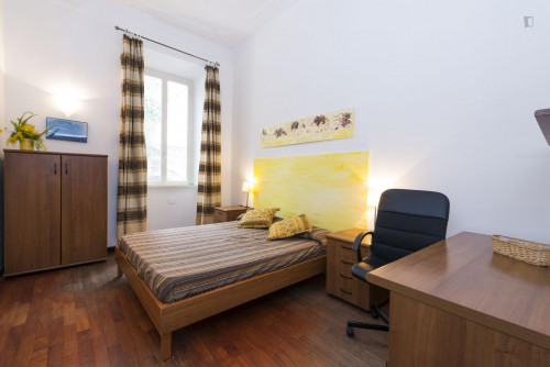 Modern 3-bedroom apartment located in Trastevere