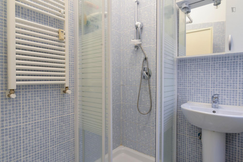 Bright double bedroom with a balcony, near the large Villa Ada Savoia park - Gallery - 10