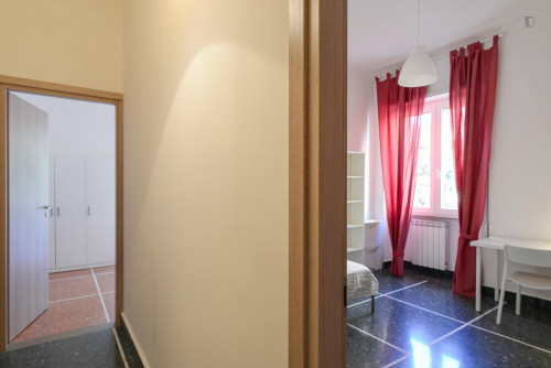 Bright double bedroom with a balcony, near the large Villa Ada Savoia park - Gallery - 12