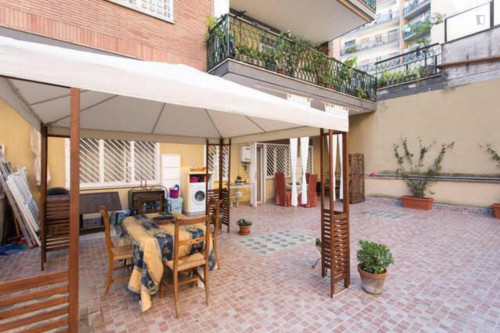 Spacious 2bedrooms apartment with garden next to Vatican City