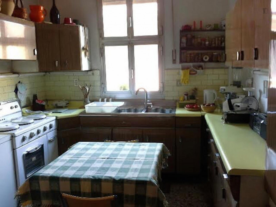 Cheerful twin bedroom in a 2-bedroom flat, in Bolognina