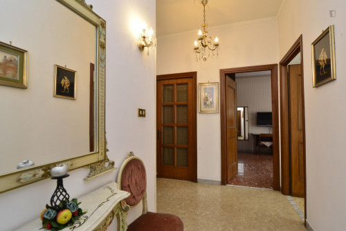 First-class single bedroom minutes away from Mirti metro station - Gallery - 11