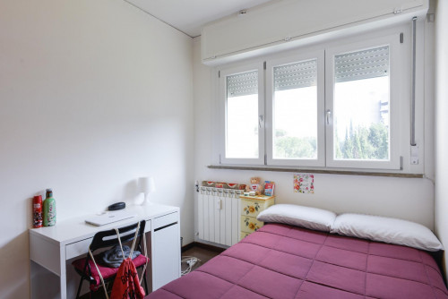 Single bedroom in 4-bedroom apartment - Gallery - 22