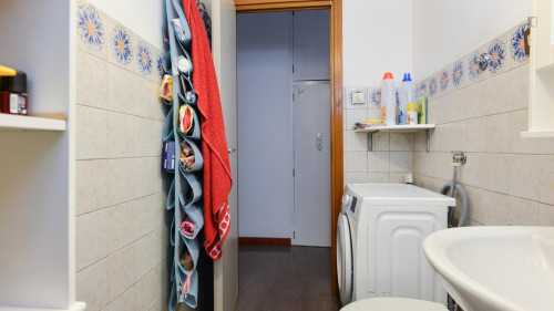 Single bedroom in 4-bedroom apartment - Gallery - 7