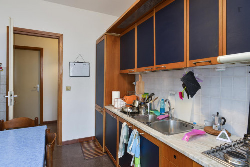 Single bedroom in 4-bedroom apartment - Gallery - 12