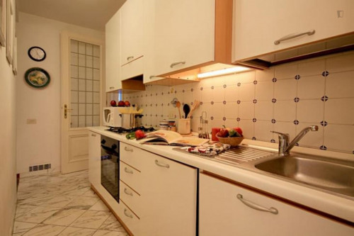 Charismatic 1-bedroom flat in San Frediano - Gallery - 8