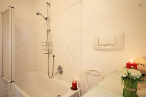 Charismatic 1-bedroom flat in San Frediano - Gallery - 6