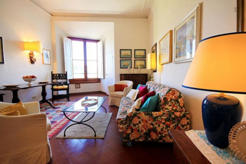 Charismatic 1-bedroom flat in San Frediano - Gallery - 14