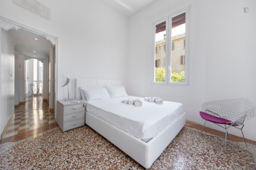  Incredible 3-Bedroom Apartment Near Piazza Maggiore  -  Incredible 3-bedroom apartment near Piazza Maggiore  - Gallery -  1