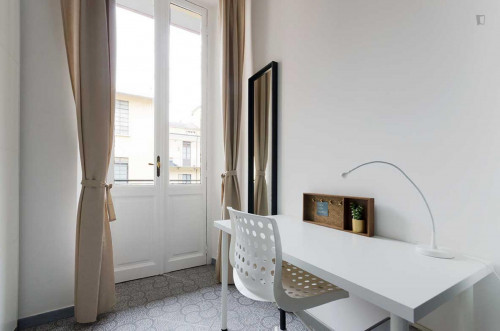 Comfy double bedroom in Turin