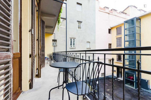 Luminous double bedroom in Turin - Gallery - 11