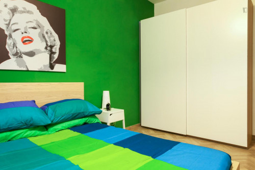 Well-Lit Double Bedroom In Centro - 1