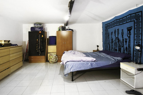 Charismatic double bedroom close to Università degli Studi di Bologna - Dipartimento di Musica e Spettacolo.