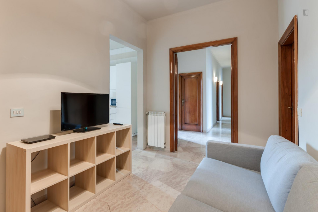 Charismatic double bedroom near Piazza Della Libertà