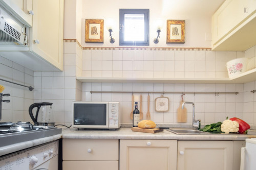 Pleasant two-bedroom apartment next to the university - Gallery - 22