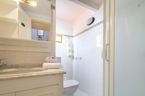 Pleasant two-bedroom apartment next to the university - Gallery - 18