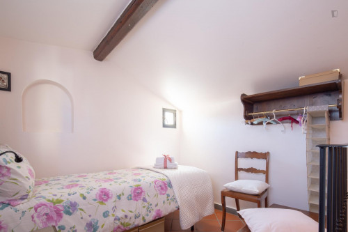 Pleasant two-bedroom apartment next to the university - Gallery - 15