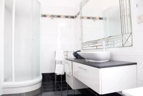 Amazing 3-bedroom apartment near Piazza San Marco - Gallery - 9