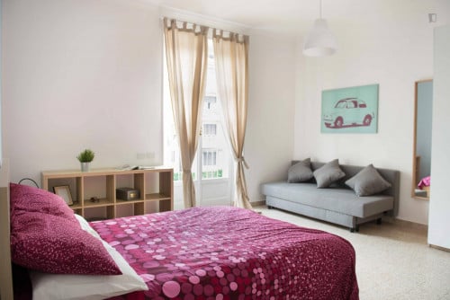 Luminous double bedroom in Nizza Millefonti - Gallery - 5