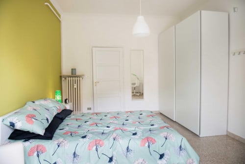 Luminous double bedroom in Nizza Millefonti - Gallery - 2