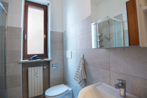 Stunning double bedroom in Turin - Gallery - 11