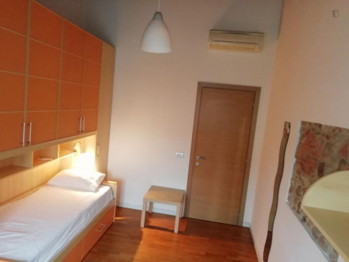Cozy single room close to Florence city centre