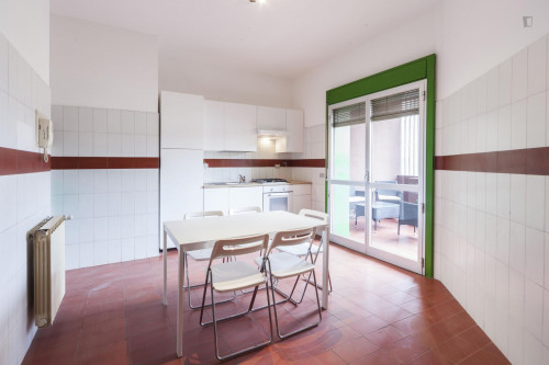 Colourful double bedroom in proximity of Università degli Studi di Firenze - Gallery - 20