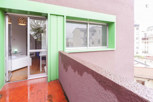 Colourful double bedroom in proximity of Università degli Studi di Firenze