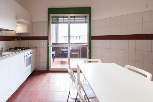 Colourful double bedroom in proximity of Università degli Studi di Firenze - Gallery - 19