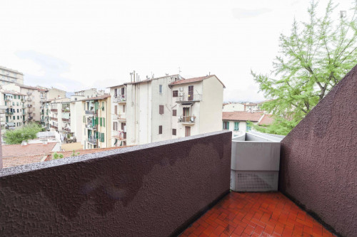 Colourful double bedroom in proximity of Università degli Studi di Firenze - Gallery - 21