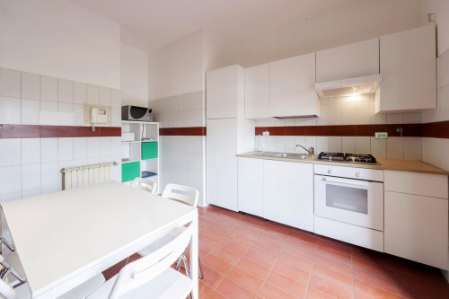 Colourful double bedroom in proximity of Università degli Studi di Firenze - Gallery - 16