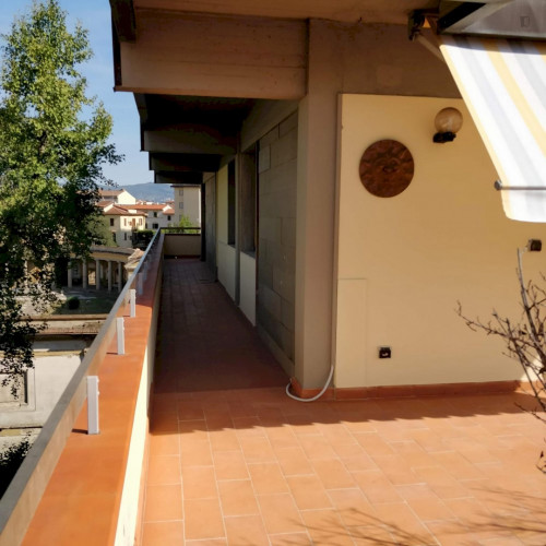 Bright double bedroom with balcony close to Giardino Della Gherardesca - Gallery - 8