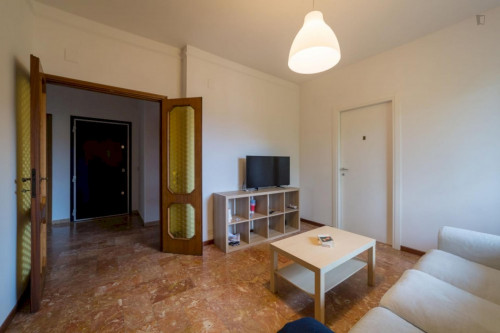 Bright double bedroom with balcony close to Giardino Della Gherardesca - Gallery - 18