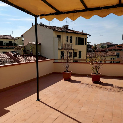 Bright double bedroom with balcony close to Giardino Della Gherardesca - Gallery - 7