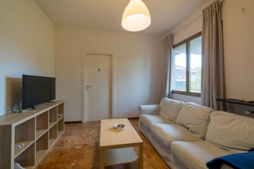 Bright double bedroom with balcony close to Giardino Della Gherardesca - Gallery - 19