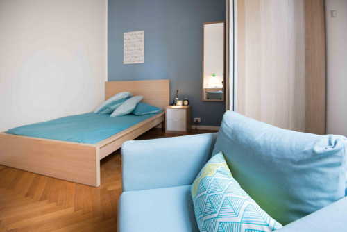 Cosy double bedroom in Turin