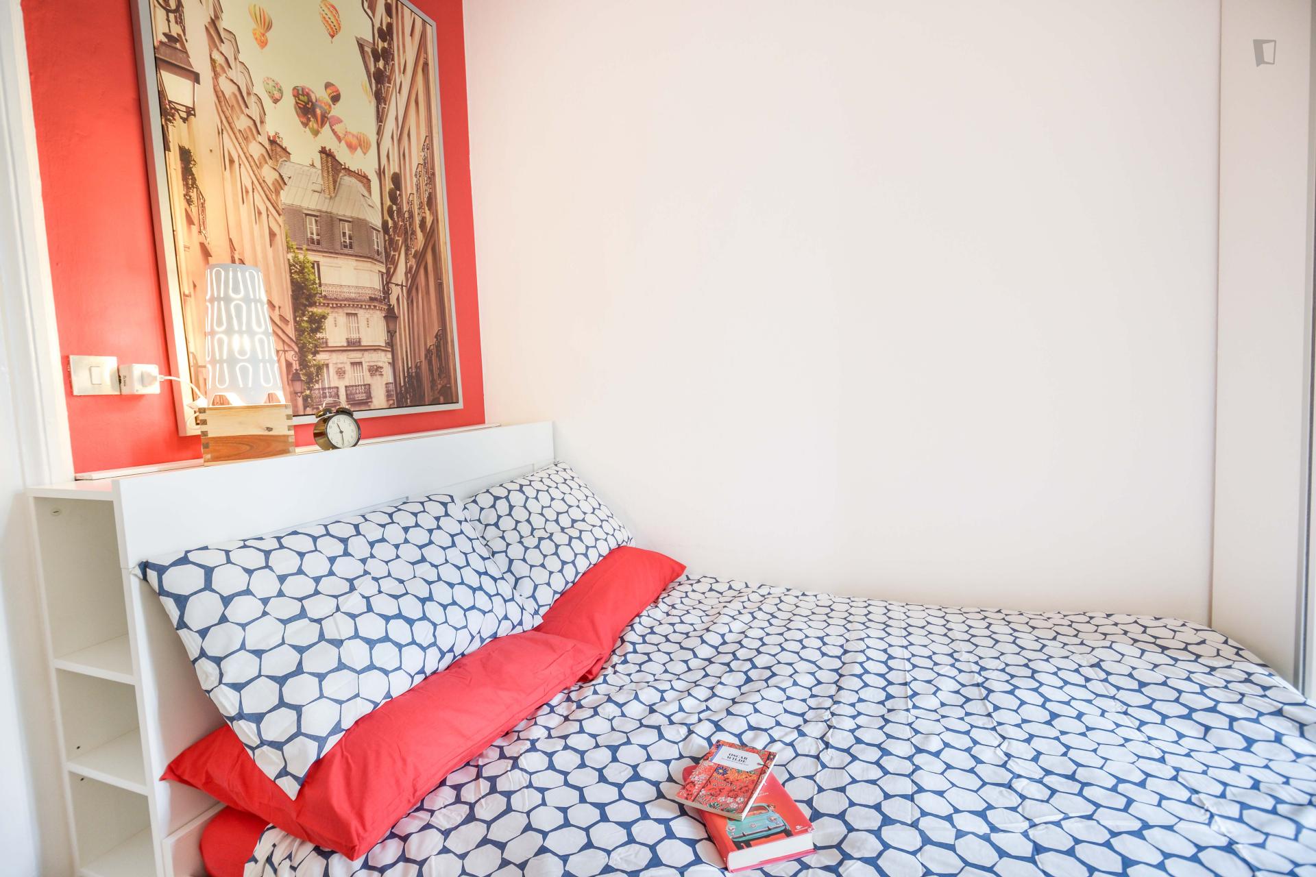 Comfy double bedroom in Turin