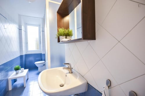 Comfy double bedroom in Turin - Gallery - 8