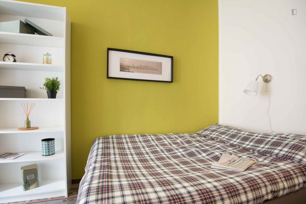 Well-lit bedroom in Crocetta