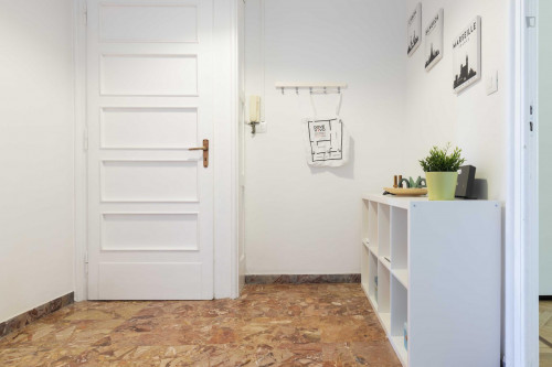 Spacious double bedroom in Crocetta - Gallery - 11