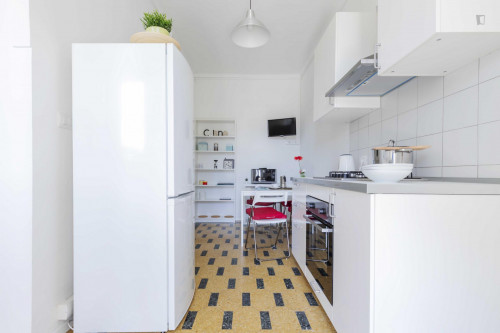 Spacious double bedroom in Crocetta